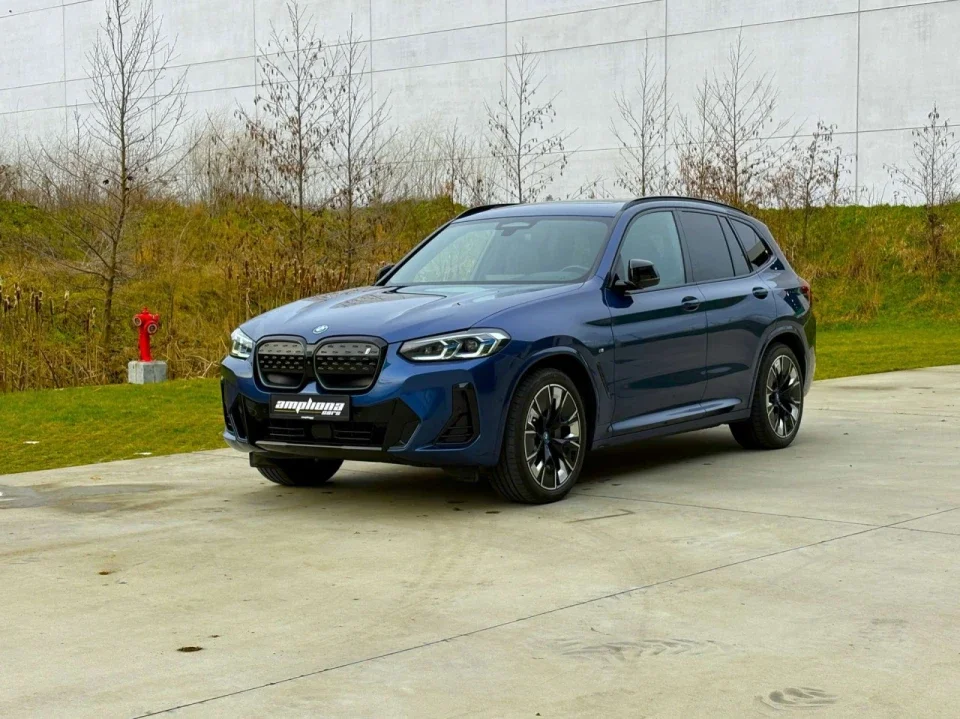 BMW iX3